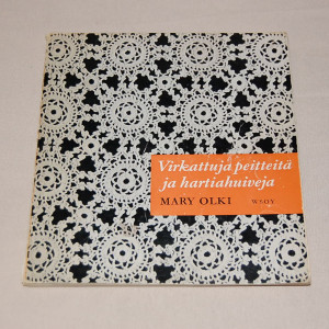 Mary Olki Virkattuja peitteitä ja hartiahuiveja